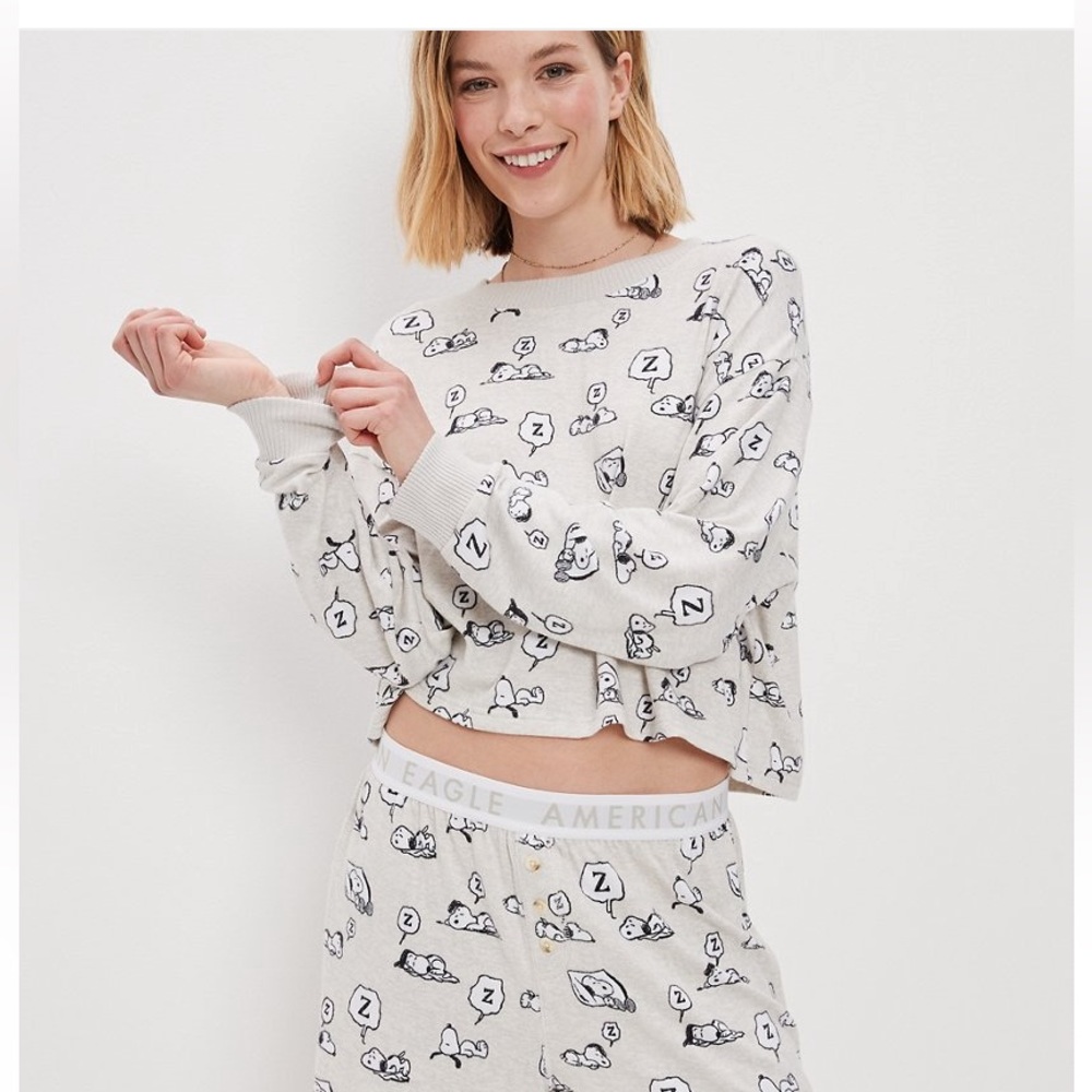 American Eagle Snoopy Plush PJ Set🤍🖤